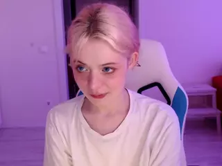 KatieMelone's Live Sex Cam Show