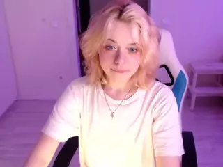 KatieMelone's Live Sex Cam Show