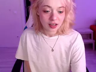 KatieMelone's Live Sex Cam Show