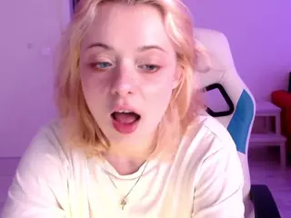 KatieMelone's Live Sex Cam Show