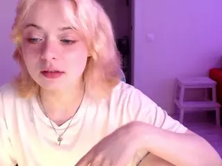 KatieMelone's Live Sex Cam Show