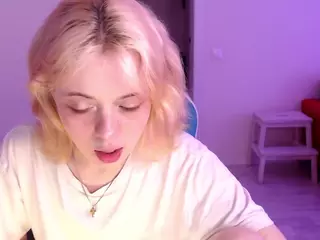 KatieMelone's Live Sex Cam Show