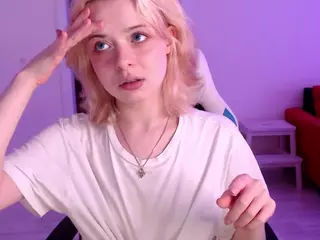 KatieMelone's Live Sex Cam Show
