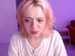 KatieMelone's Live Sex Cam Show