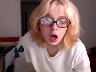 KatieMelone's Live Sex Cam Show