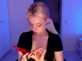 KatieMelone's Live Sex Cam Show