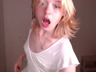 KatieMelone's Live Sex Cam Show