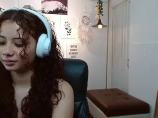 mayamoira's Live Sex Cam Show