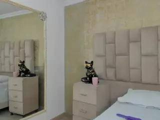 Emmatorrees's Live Sex Cam Show