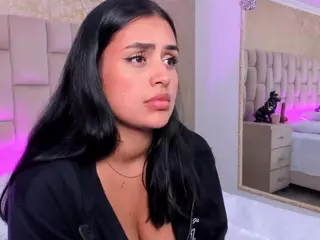 Emmatorrees's Live Sex Cam Show