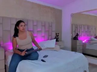 Emmatorrees's Live Sex Cam Show