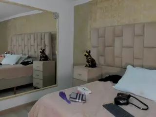 Emmatorrees's Live Sex Cam Show