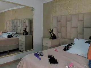 Emmatorrees's Live Sex Cam Show
