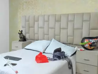 Emmatorrees's Live Sex Cam Show