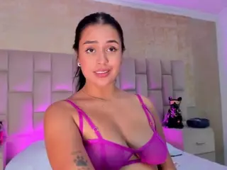 Emmatorrees's Live Sex Cam Show