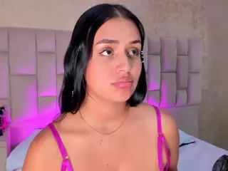 Emmatorrees's Live Sex Cam Show