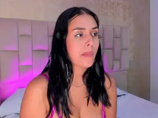 Emmatorrees's Live Sex Cam Show