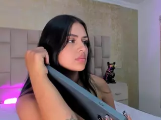 Emmatorrees's Live Sex Cam Show