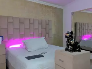 Emmatorrees's Live Sex Cam Show
