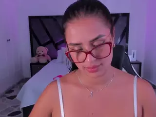 Emmatorrees's Live Sex Cam Show