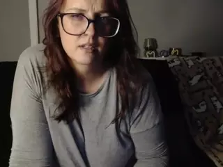 BustyHousewife's Live Sex Cam Show