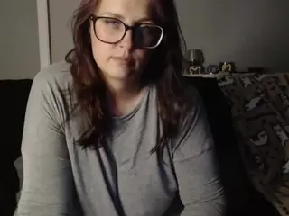 BustyHousewife's Live Sex Cam Show