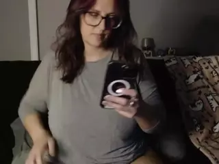 BustyHousewife's Live Sex Cam Show