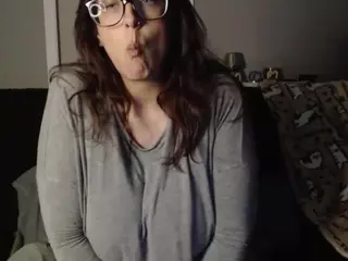 BustyHousewife's Live Sex Cam Show