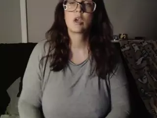 BustyHousewife's Live Sex Cam Show