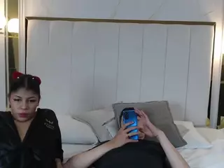 couplecumbonny's Live Sex Cam Show