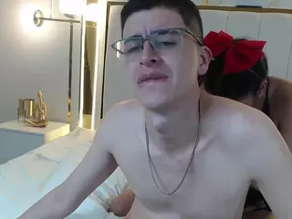 couplecumbonny's Live Sex Cam Show