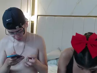 couplecumbonny's Live Sex Cam Show