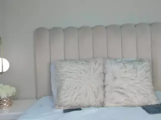 Atenea Roberts's Live Sex Cam Show