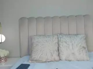 Atenea Roberts's Live Sex Cam Show