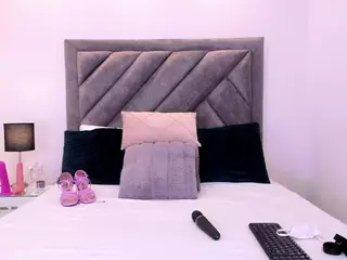 Pretty Val's Live Sex Cam Show