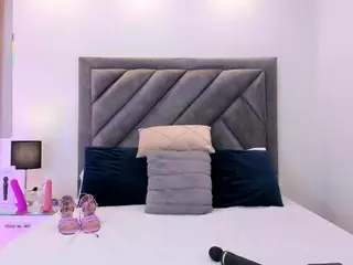 Pretty Val's Live Sex Cam Show