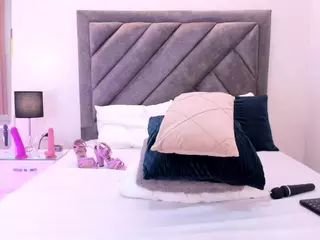 Pretty Val's Live Sex Cam Show