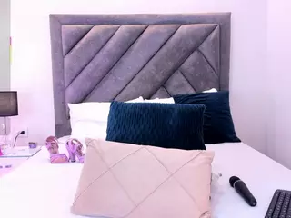 Pretty Val's Live Sex Cam Show