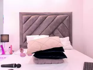 Pretty Val's Live Sex Cam Show