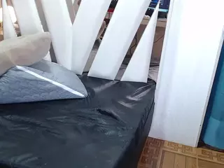 ZoeCurvy's Live Sex Cam Show