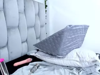 ZoeCurvy's Live Sex Cam Show