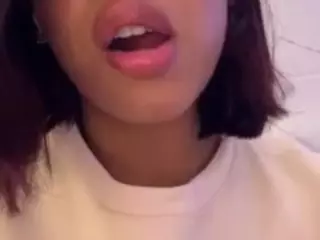 macarenna1's Live Sex Cam Show