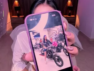 karlaa-james's Live Sex Cam Show