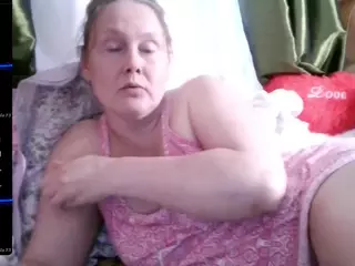 pussykroshka's Live Sex Cam Show