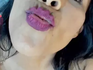 Anthonelaa's Live Sex Cam Show
