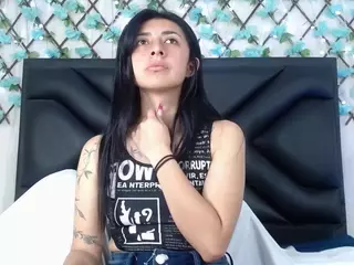 EmmaWiilliamss's Live Sex Cam Show