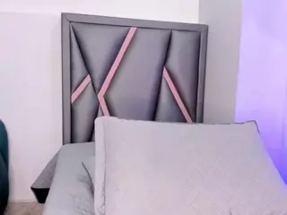 Felicity-1's Live Sex Cam Show