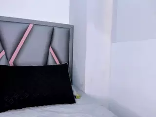 Felicity-1's Live Sex Cam Show
