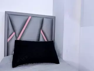 Felicity-1's Live Sex Cam Show