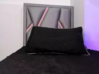 Felicity-1's Live Sex Cam Show